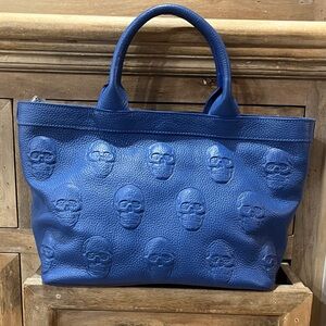 NWT IO Pelle Italia Leather Medium Mousse Blue 3D Skull Embossed Tote Bag